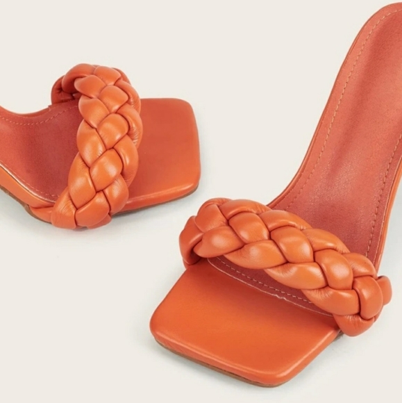 Heels - Picture 4 of 6